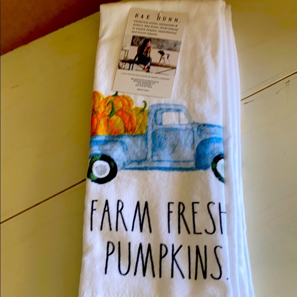 Rae Dunn Kitchen Towels - Picture 1 of 2